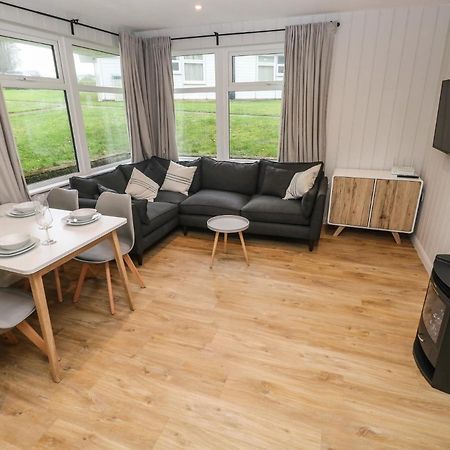 Villa Saltwater Haverfordwest Exterior foto
