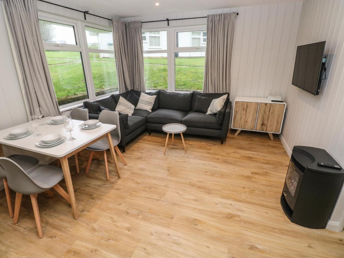 Villa Saltwater Haverfordwest Exterior foto